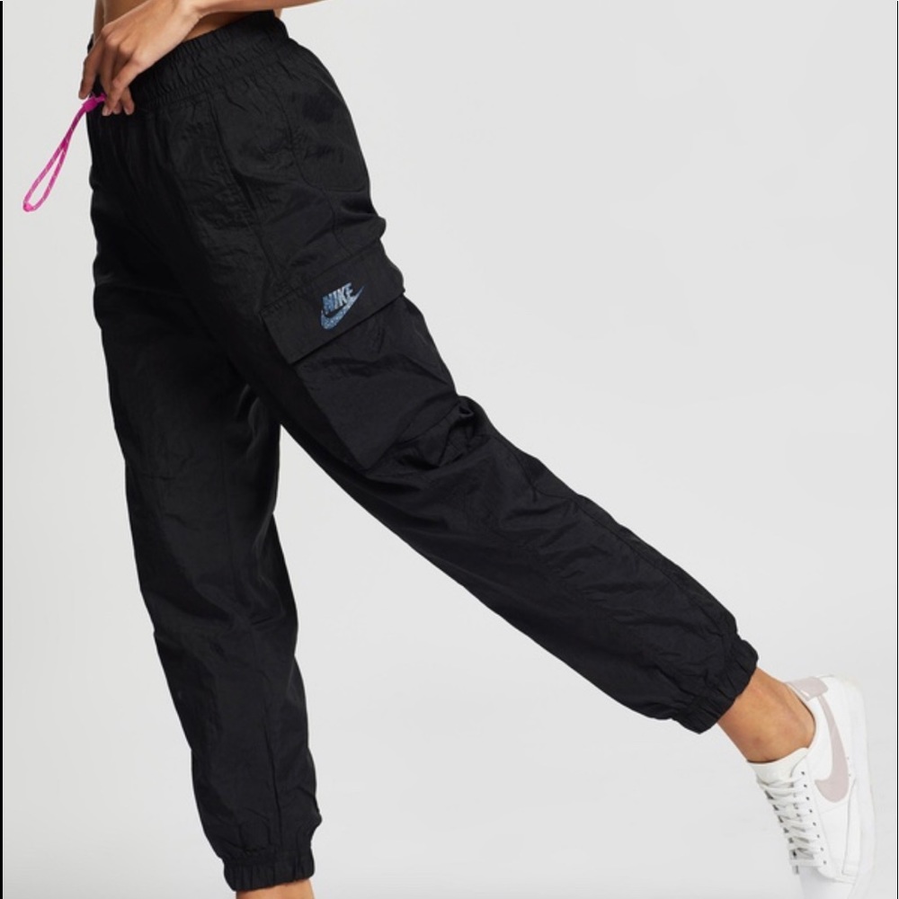 Nike Sportswear Icon Clash Women's Woven Pants XL